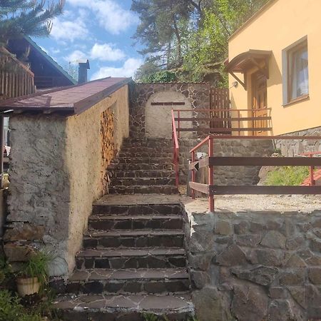 Ubytovani Pod Hradem Dobronice 111 Bagian luar foto