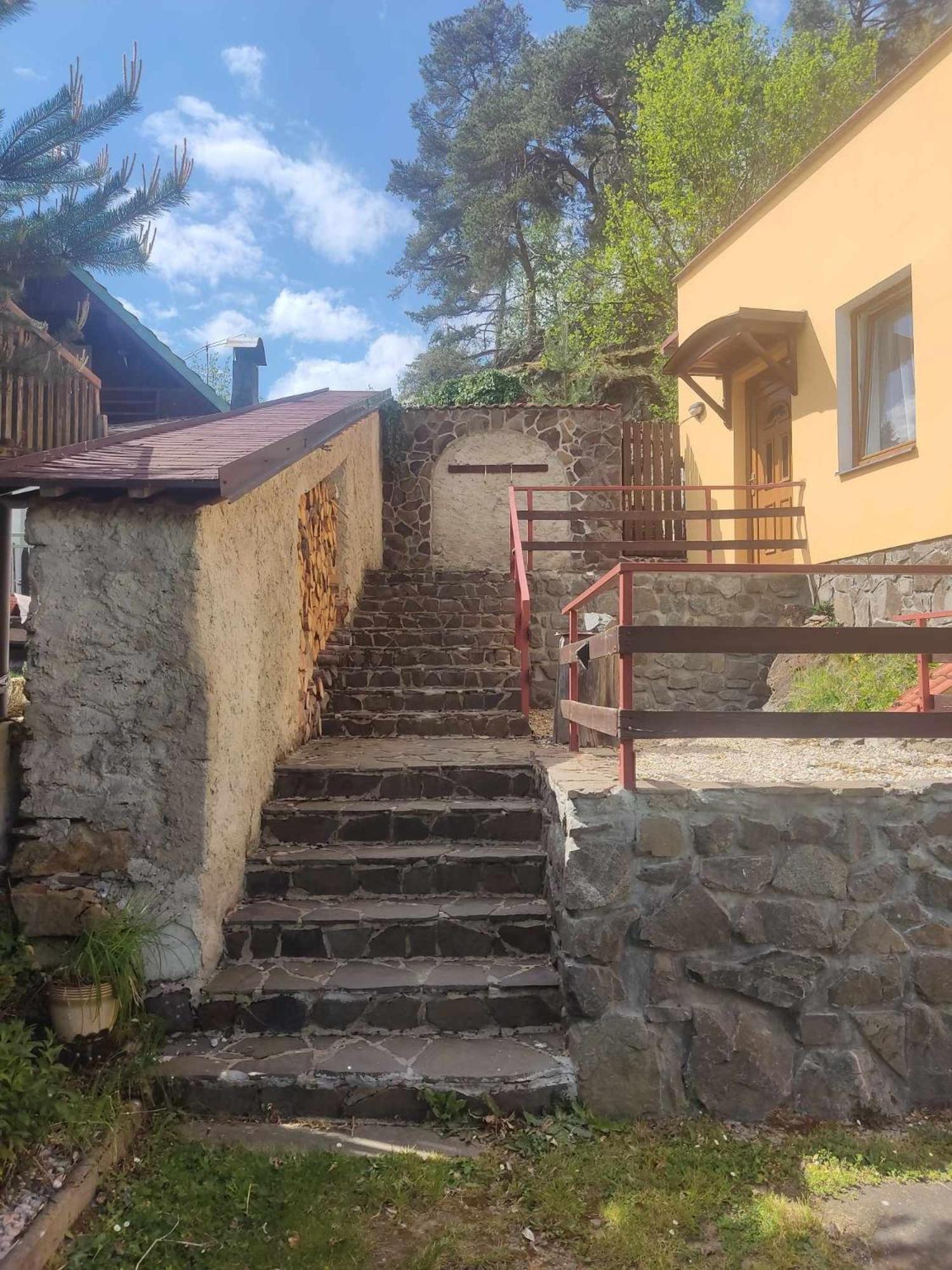 Ubytovani Pod Hradem Dobronice 111 Bagian luar foto